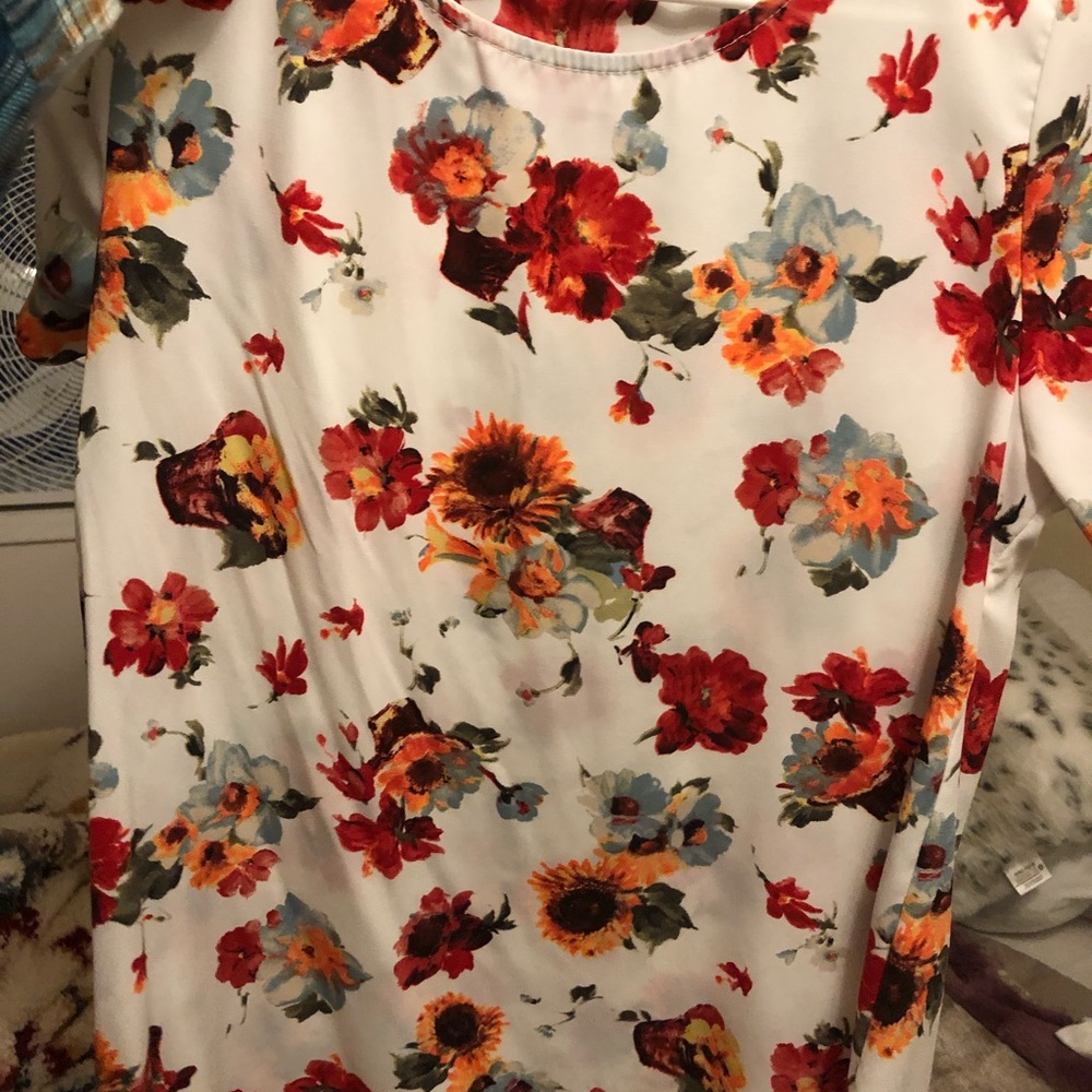 Floral silky tee